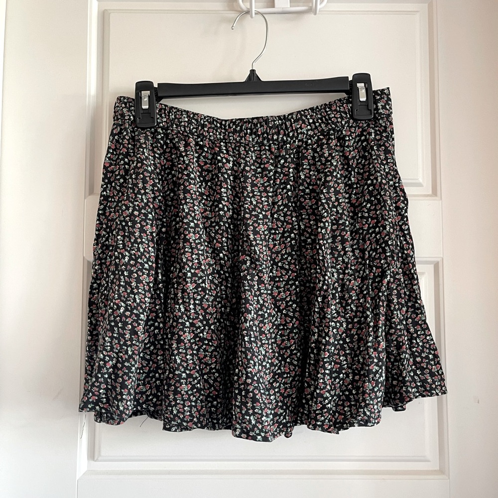 American Eagle Floral Mini Skirt